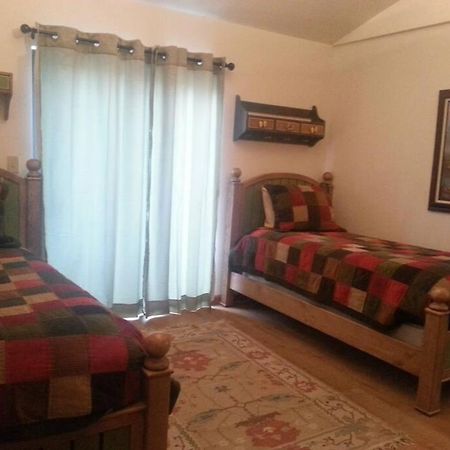 Cozy Flagstaff Home In Cool Pines - Country Club Kültér fotó